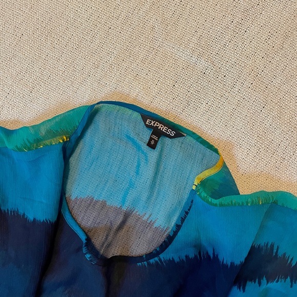 Express Sheer Tunic - Picture 4 of 6